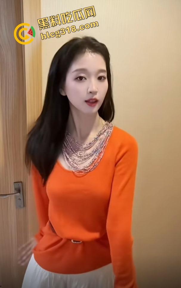 短剧女演员『腾泽文』聊天记录被爆出秒删,剧组夫妻戏玩到现实早期潜规则视频被扒出,微博热搜疯狂控评!-11