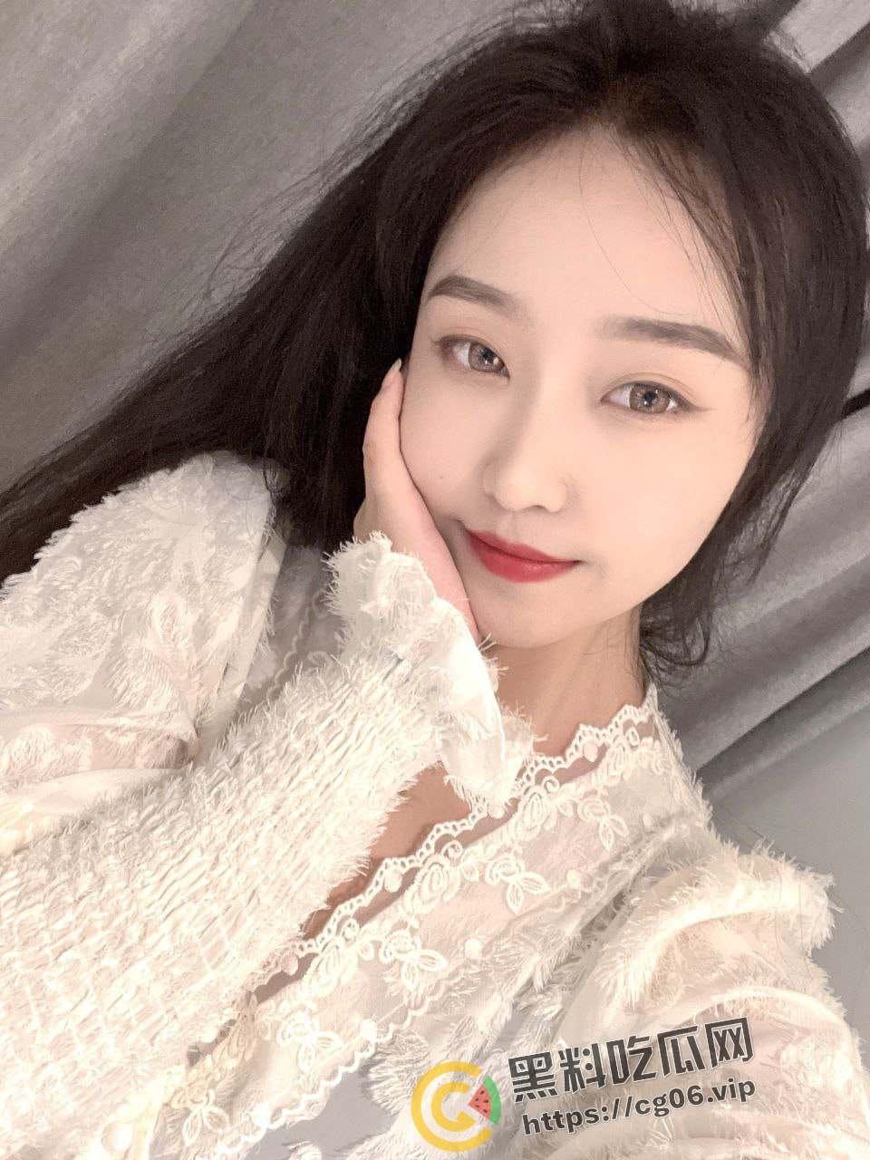 杭州幼师反差婊 白天教小孩 晚上口大人 老少皆宜 极品口活吞吐 媚眼如丝-5