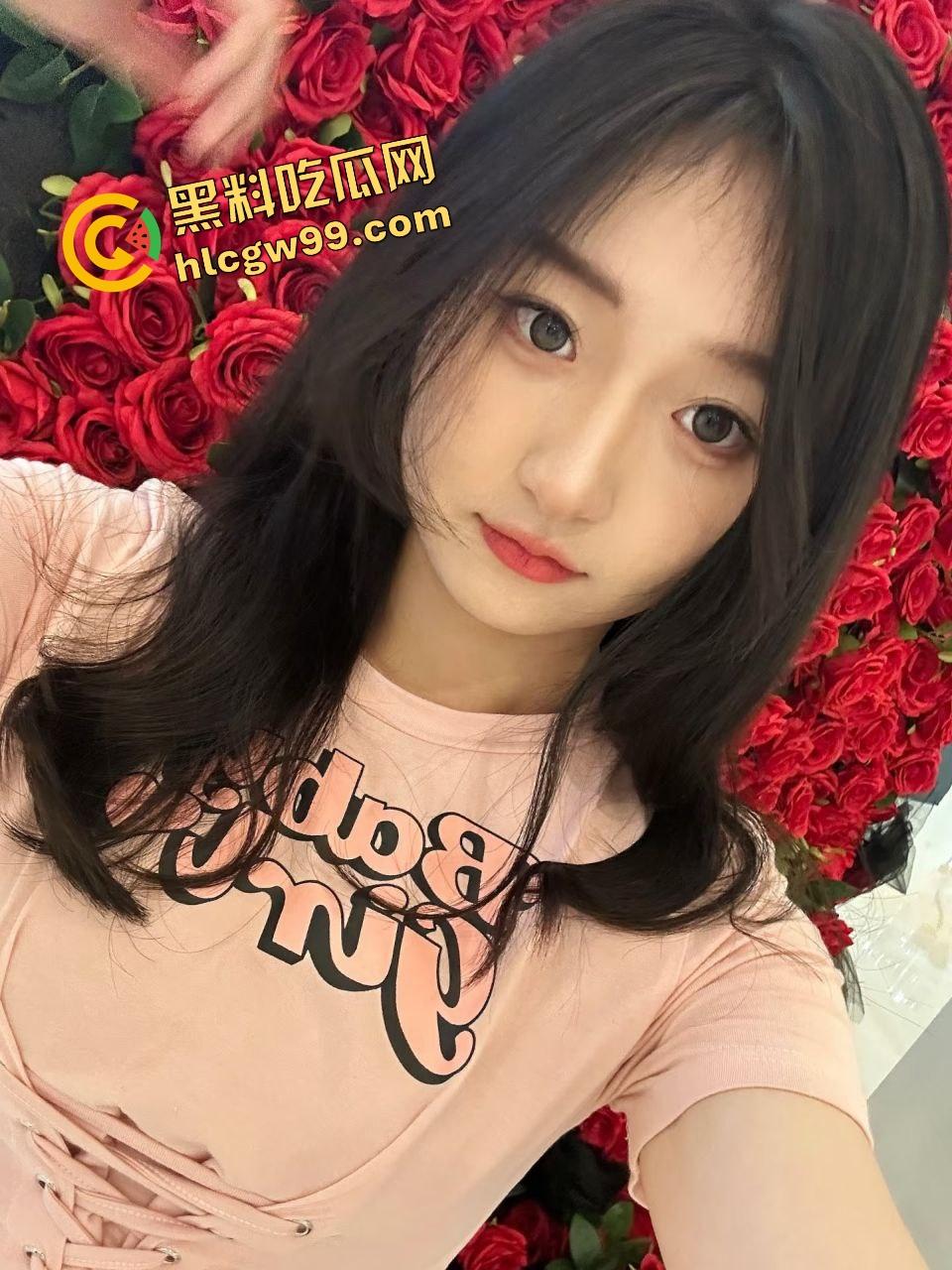 四川达州社会骚鸡【张雅】没工作于是下海做鸡，首次约炮就深喉口爆中出骚逼！独家曝光流出！