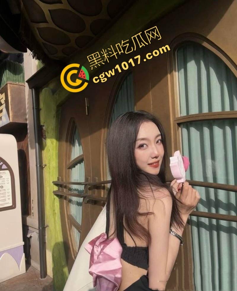 英国利兹女留学生【一吱丸子】玩转富豪圈!各种场合深喉吞屌喷精浪叫,堪称时间管理大师!-3