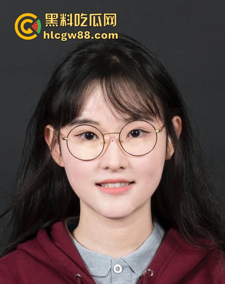 广东工业大学眼镜学生妹【周扬莹】男友相约酒店 情趣睡衣先上阵 男友大量精子往逼里面猛灌的视频曝光！