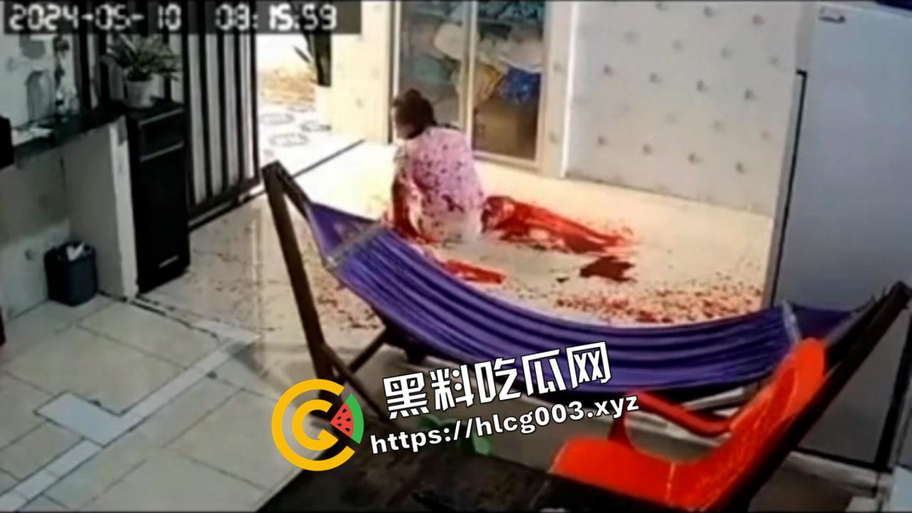 血腥慎入！入户杀人 嗓子被割裂无法喊人 活生生血尽而亡 现场视频惨不忍睹-2