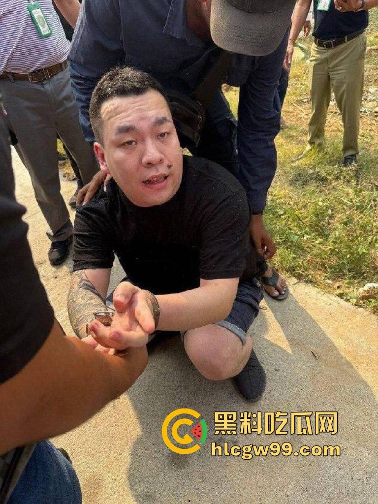 海外大事件！手枪威胁不管用，后面紧急调AK兄弟出来镇场面？柬埔寨还真乱，亡命之徒也真不怕死。