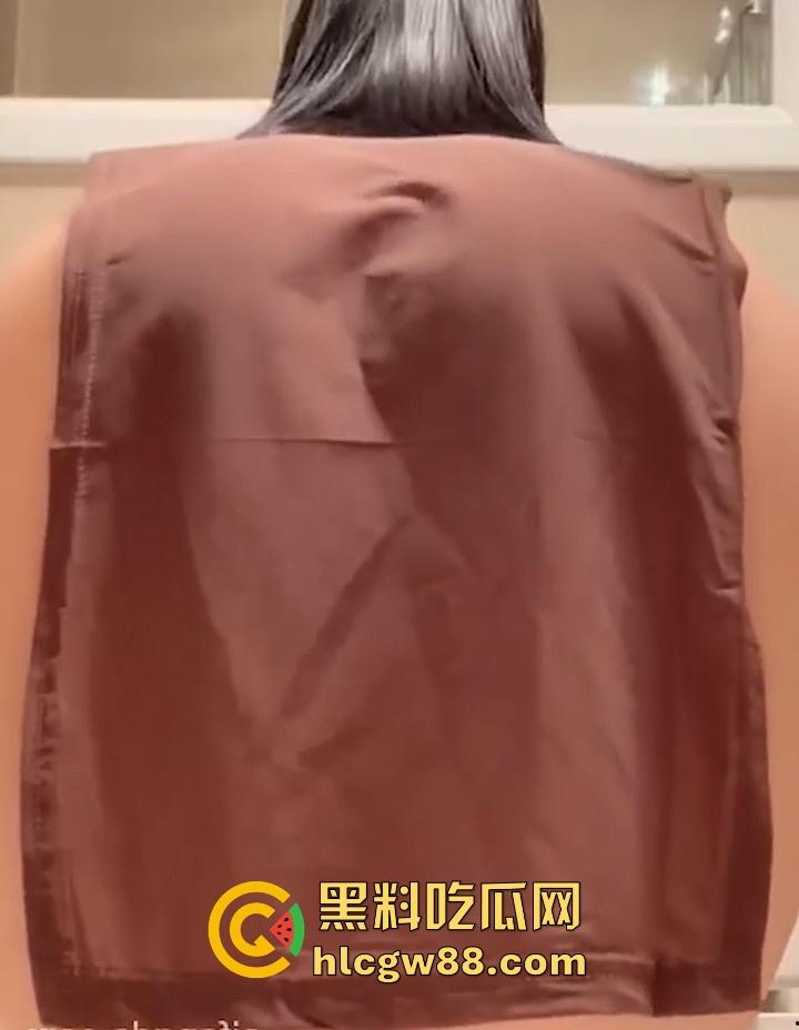 抖音40w粉丝网红【Fortune】大尺度诱惑私拍泄露 高冷御姐风骚揉胸 展示性感蜜桃臀 很有撸点!-7