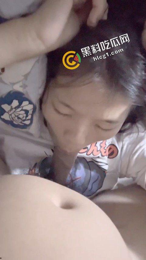 上海留学生嫩妹『陈晓纭』放假期间回国约炮大哥 露脸操逼自拍视频曝光-5