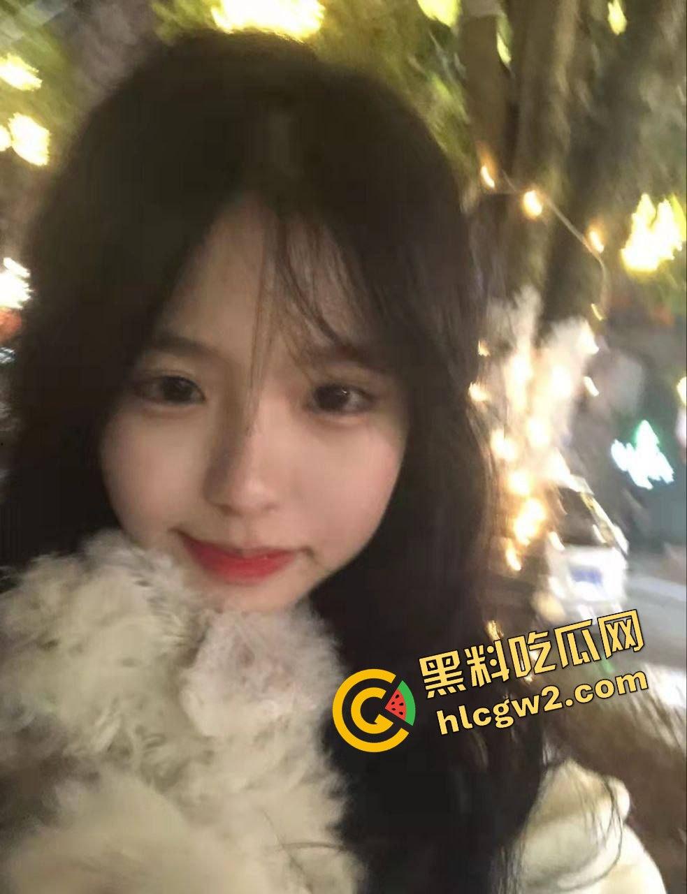 南昌艺术职业学校纯情女高『谭绘娟』清纯背后反差的一面!私拍粉穴自慰露奶 独家流出!-8