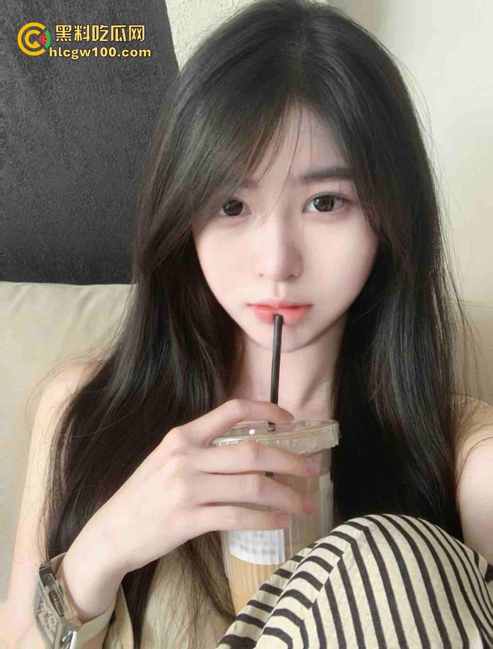 安徽美院【金婉婷】带闺蜜组队找干爹调教,皮鞭伺候拜金女的屁股被抽得像逼一样红,场面骚到不行!-2