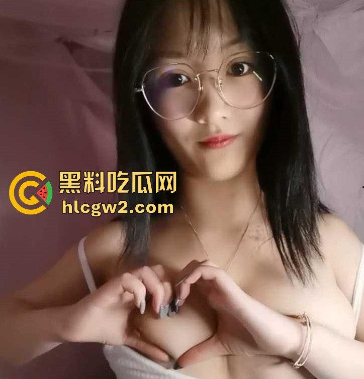 眼镜学霸【石语嫣】竟是夜里的骚母狗 修长美腿巨乳丰盈，玩穴放尿，到处约炮满足欲望！-4
