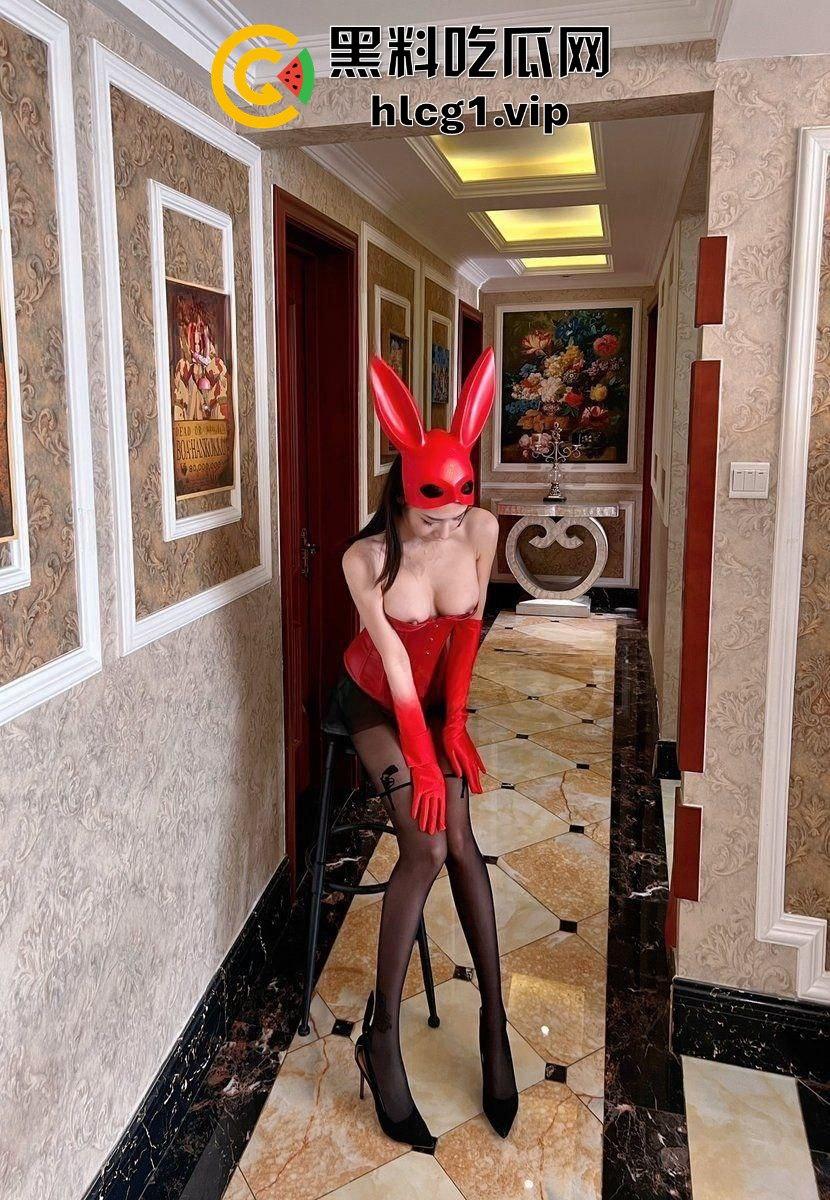 推特骚鸡LoveMyDad私拍震撼上线！SM拳交双开超大玩具，狐狸精颜值撑起全场-3