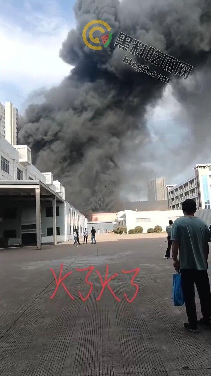 浙江宁波奉化工厂突发大火!不到五分钟车间化作火海,工人全力扑救无果-5
