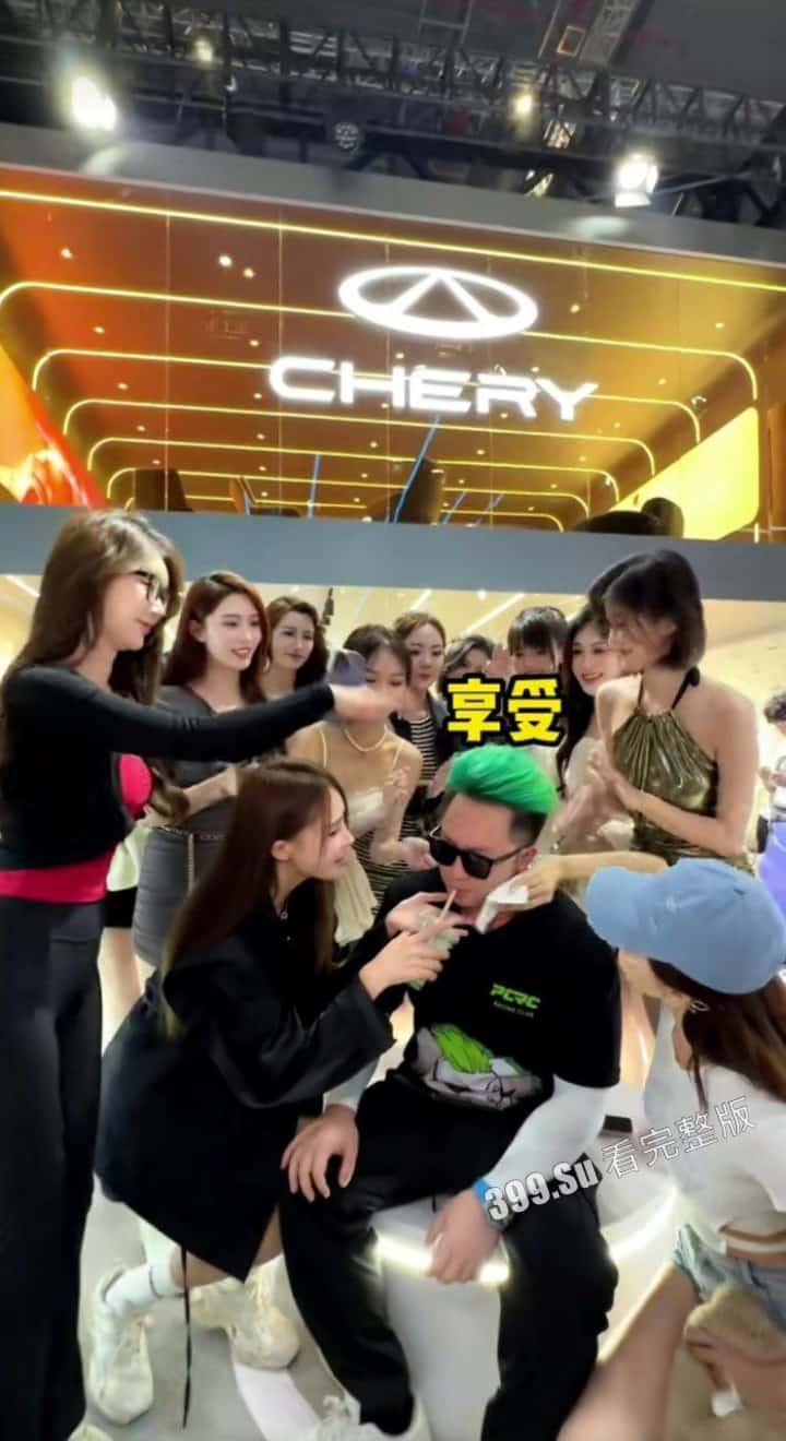 抖音千万网红玩车博主李二狗事件!二狗在自己家私人别墅开淫趴派对视频流出!一人战 4 女!他的生活我们的梦!-4