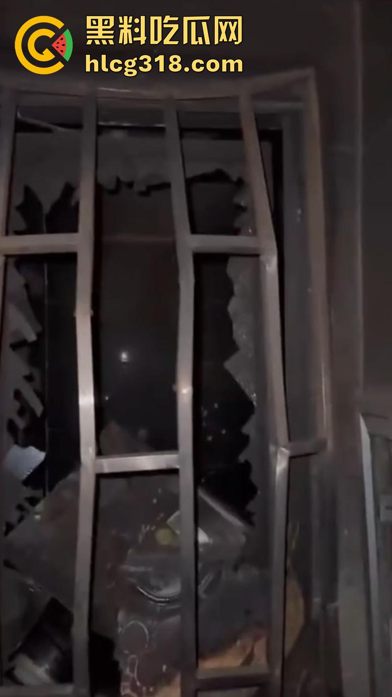 青岛电瓶车飞线充电,发生爆燃造成严重火灾,现场画面触目惊心,清晰听见传来的爆炸声!-5