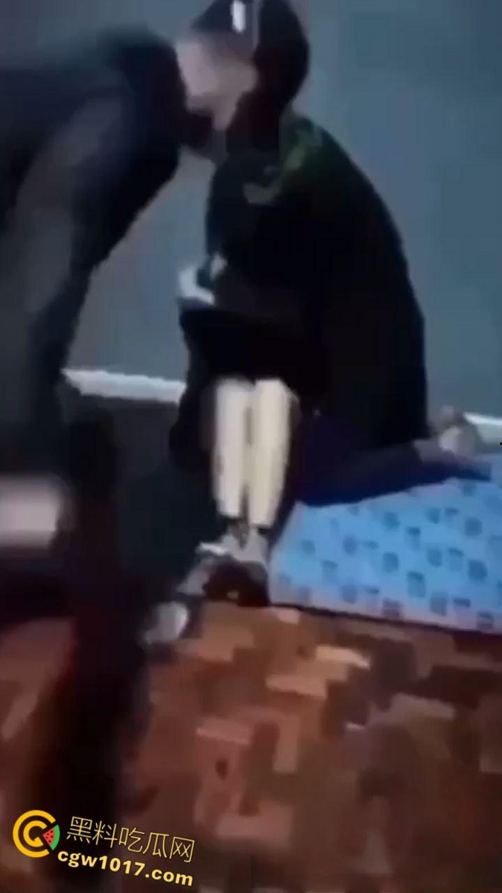 缅北电诈集团大量虐待女猪仔,四大家族之一魏家简直不把人当人,电击虐逼,拖鞋拍胸,虐待调教惨绝人寰!-3