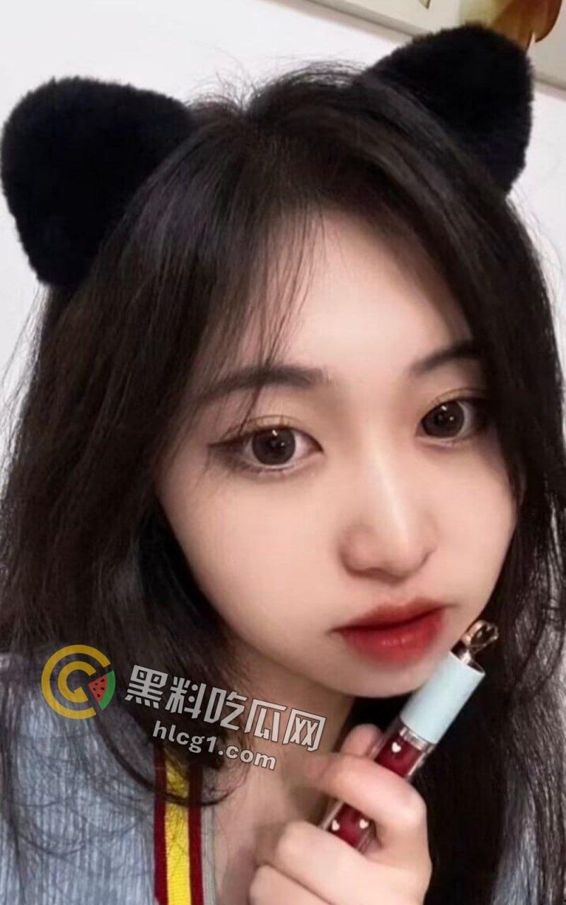 青海女子「李敏」激情裸聊视频外泄，一边看男友录的视频还一边给男友口！-3