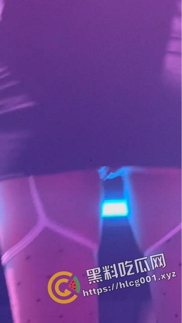 广东女DJ的发财之道 打碟不穿内裤 饱满鲍鱼展现无余 全年演出被排满 真财富密码-2