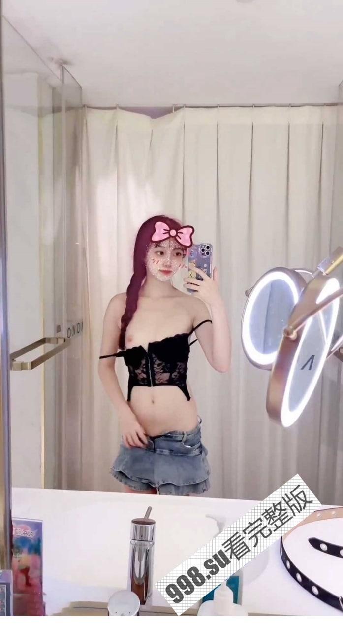 顶级露出艺术家『娜娜』最新脱衣裸舞洗澡紫薇篇 肆意玩弄青春肉体 逼脸同框-3