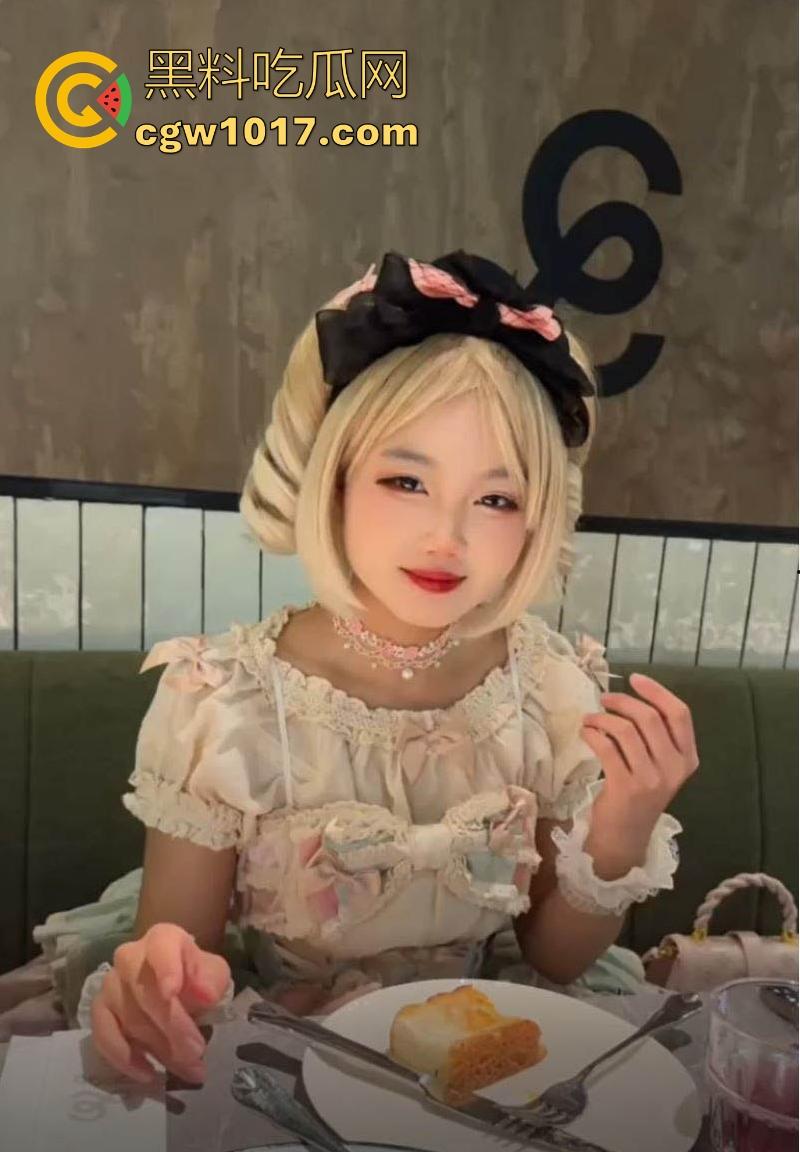 约炮超极品小萝莉,酒店被大神后入狂肏,黑丝撕裂骚穴喷汁,从懵懂可爱转骂人浪叫!-3