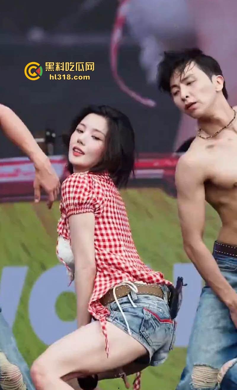 韩国水弹音乐节【权恩妃】骚浪舞蹈表演,魔鬼身材性感舞姿,巨乳随着音乐节拍而跳动,每一帧令人目不转睛!-4