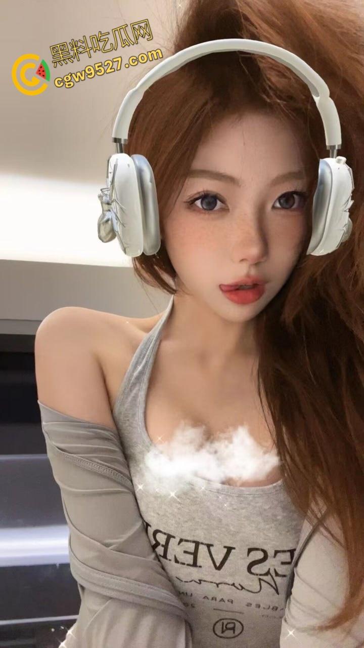 重庆美术学院【江晓晓】,直播被金主线下邀约,多种情趣内衣大秀诱人胴体,高超口技榨取金主精华 !-1