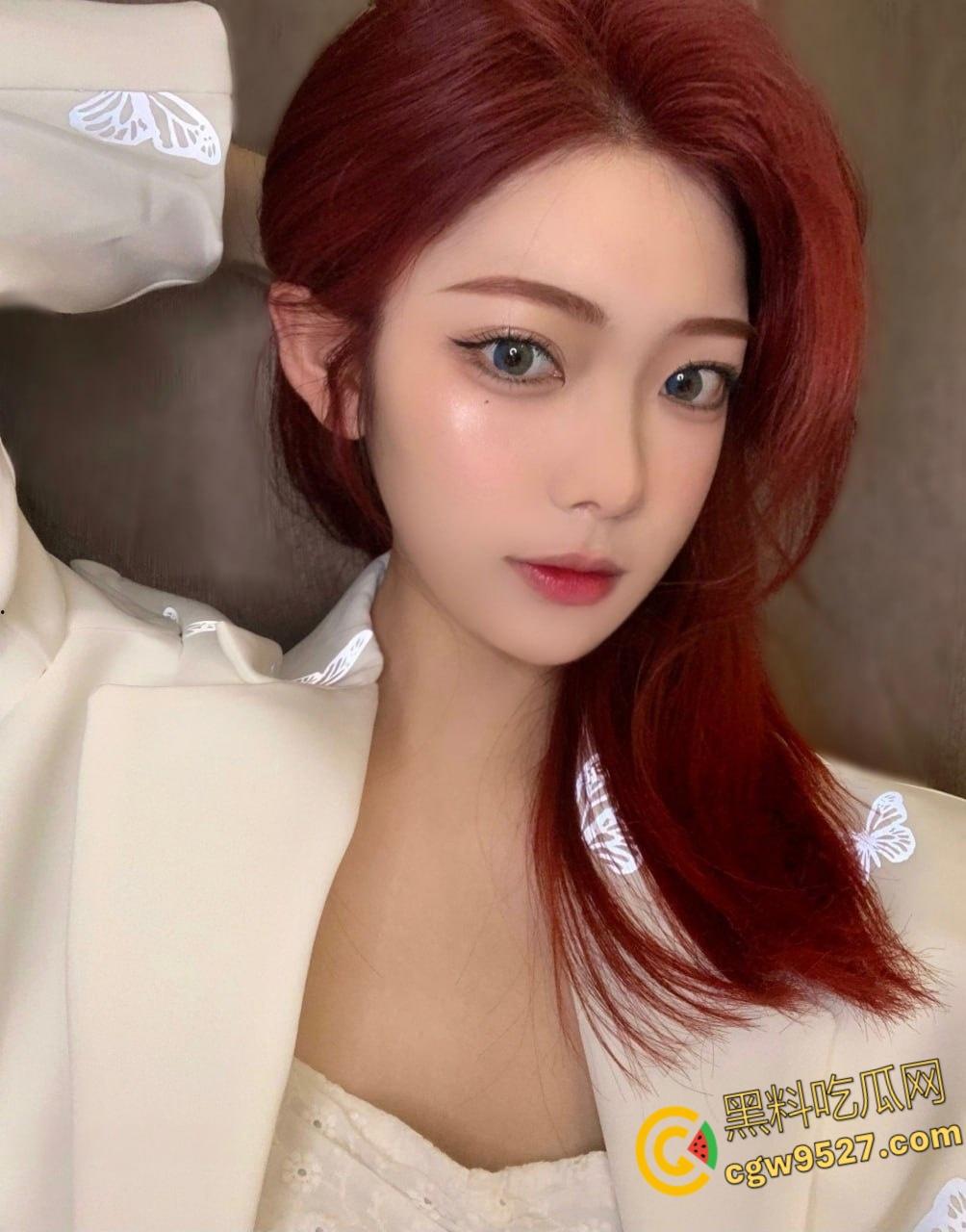 重庆美术学院【江晓晓】,直播被金主线下邀约,多种情趣内衣大秀诱人胴体,高超口技榨取金主精华 !-2