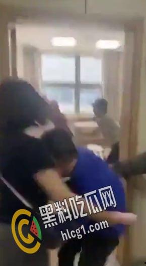 温州医科大学附属第一医院的一名医生被前来报复的患者家属认错人而被砍伤 随后砍人者负罪跳楼自杀-11