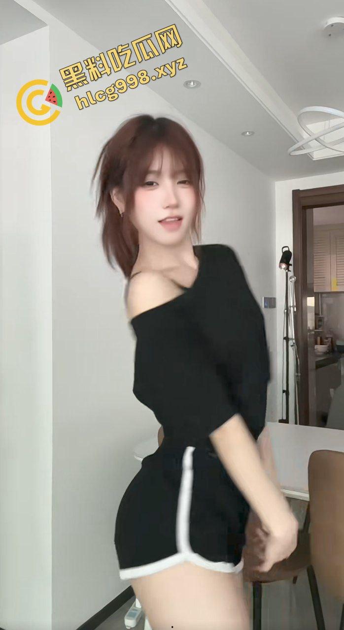 抖音擦边骚舞舞蹈网红『小小文静』细腰蜜桃臀超级诱人 被榜一大哥约出来猛怼!独家曝出!-4