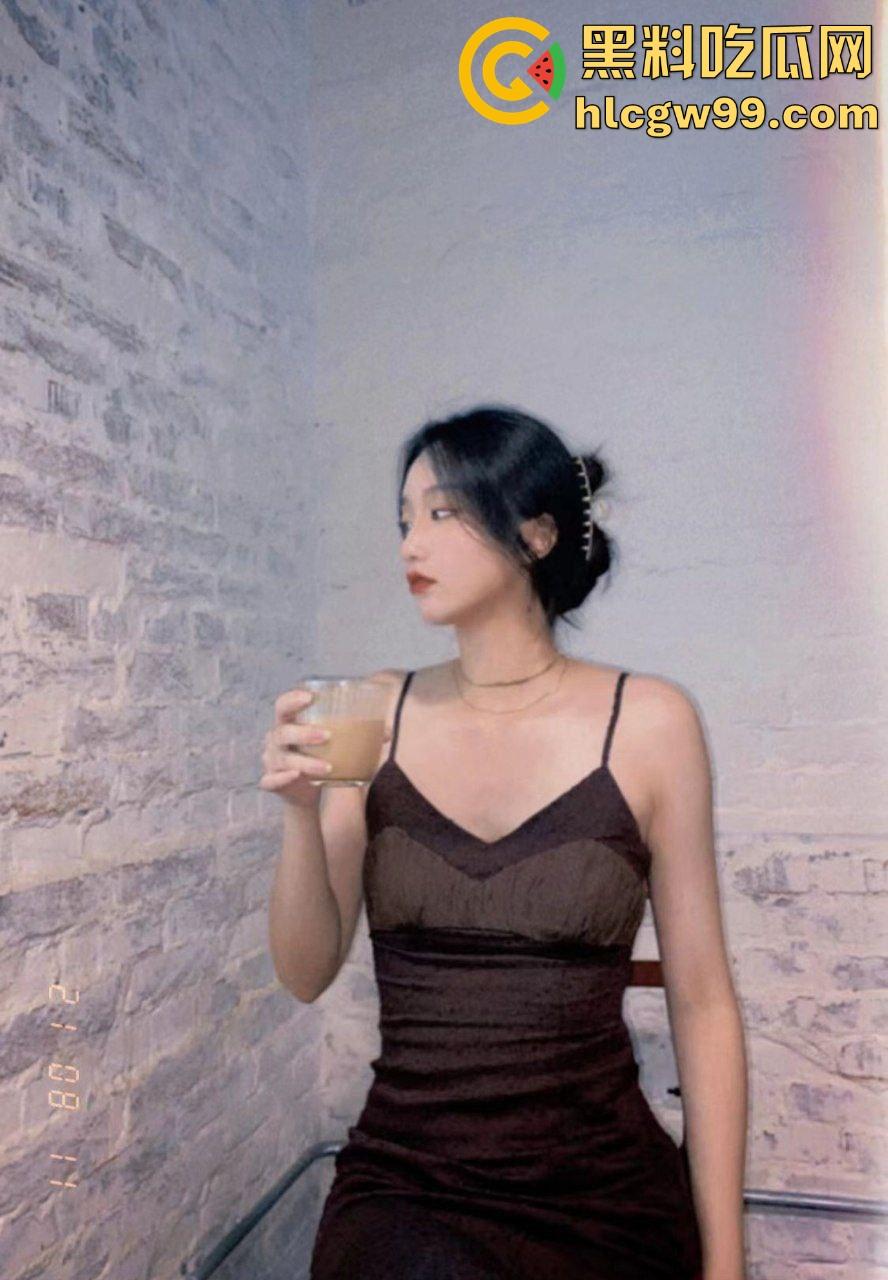 群友有这么极品的御姐女友?白嫩一线天粉嫩逼被草得爽的直抽搐,好想跪着求舔她骚水!-1