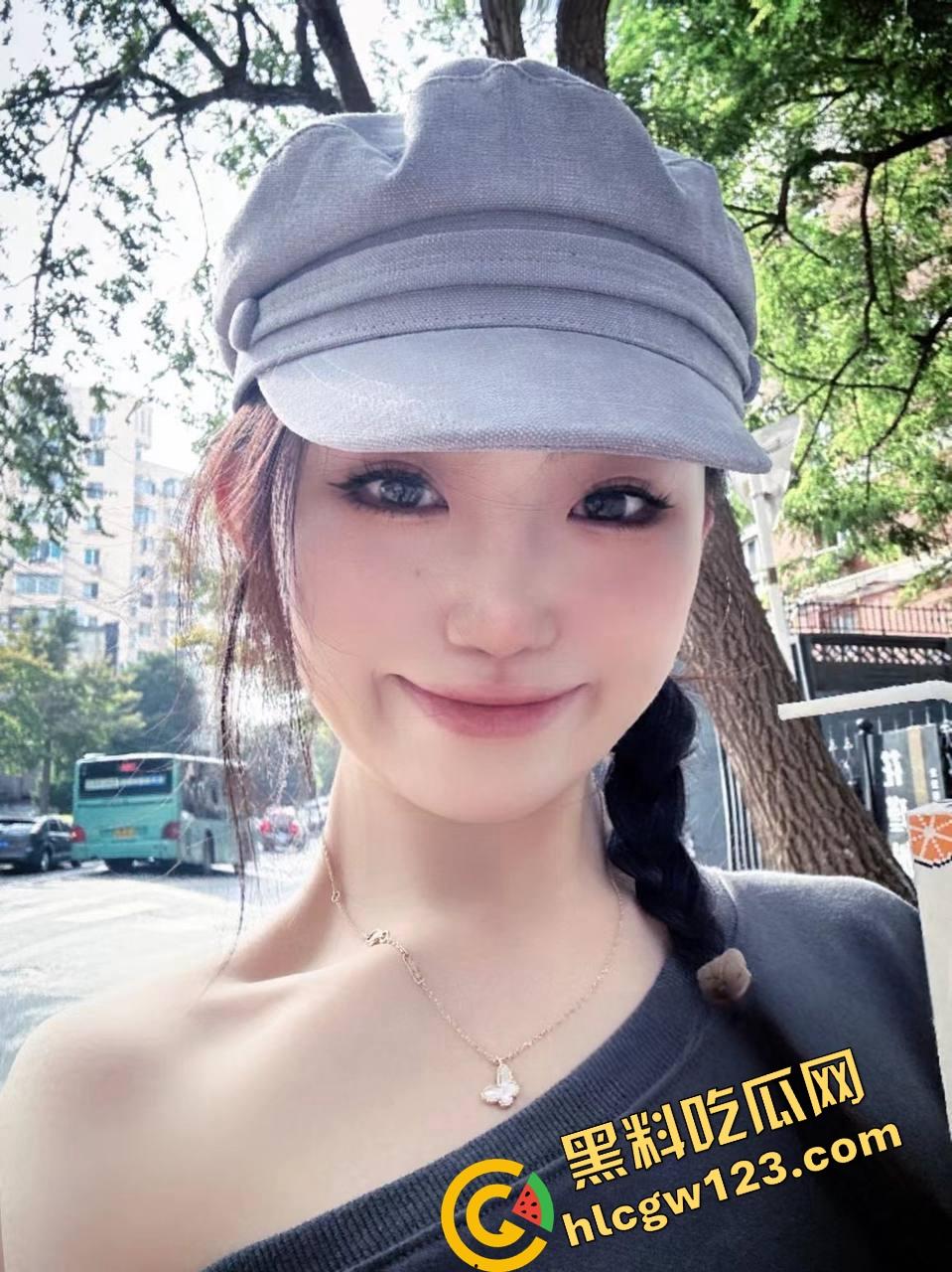 青岛女神【吴雯】表面名媛,私下跪舔金主深喉泪崩,她的喉咙比逼还紧,跪舔的模样比站着还贱!-8