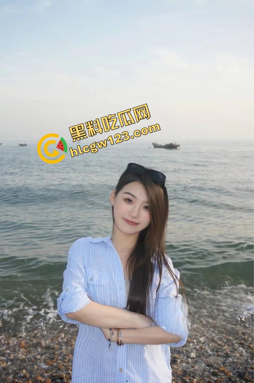 青岛女神【吴雯】表面名媛,私下跪舔金主深喉泪崩,她的喉咙比逼还紧,跪舔的模样比站着还贱!-9