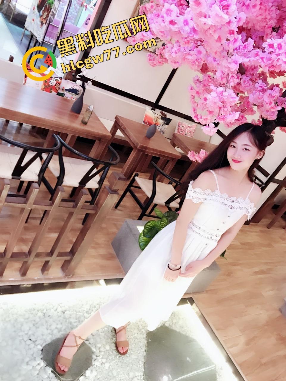 郑州南区瑜伽馆女神『章萍萍』嘴上喊金主爹,床上扭得像电风扇,清纯个屁,全网都在传她!-6