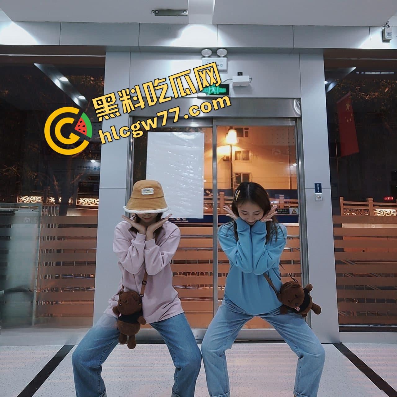 郑州南区瑜伽馆女神『章萍萍』嘴上喊金主爹,床上扭得像电风扇,清纯个屁,全网都在传她!-7