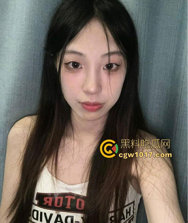 深圳职业学院反差骚学妹【李文萱】大眼骚妹一枚背着男友出轨,东窗事发现任男友把不雅视频曝光!-3