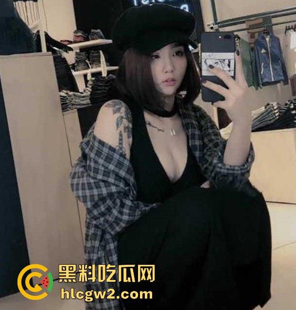 台湾F杯巨乳纹身女战士『席雨薇』网袜S级女王被爆火辣性爱视频曝光，哺乳期照样玩得花样百出！-8