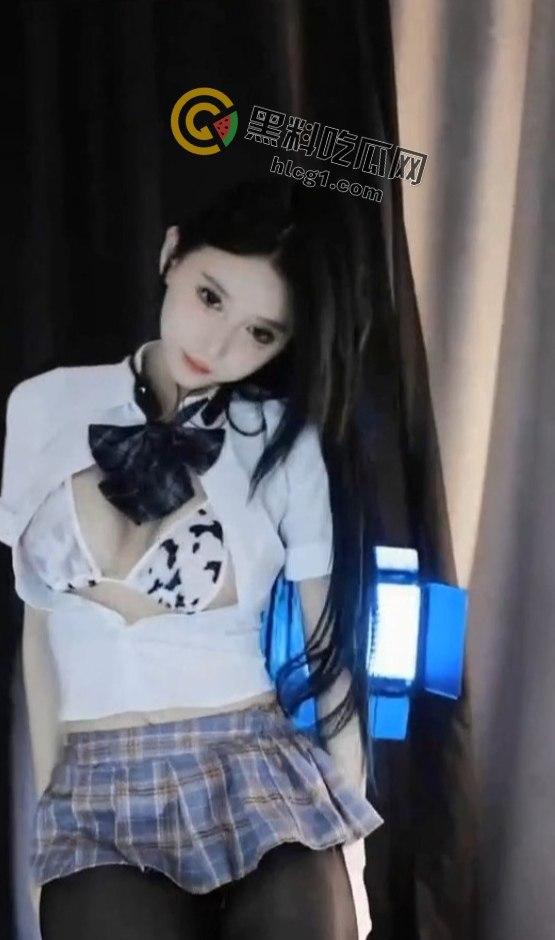 抖音热门网红「万 0」开启粉丝特权!600元入群,Ins私发裸露舞蹈视频!-5