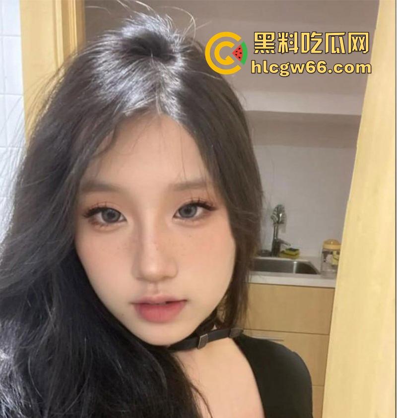 泉州师范学院【李佳宜】巨乳反差眼镜妹 大尺度风骚自慰视频流出 眼镜婊真是骚到没边了!-3