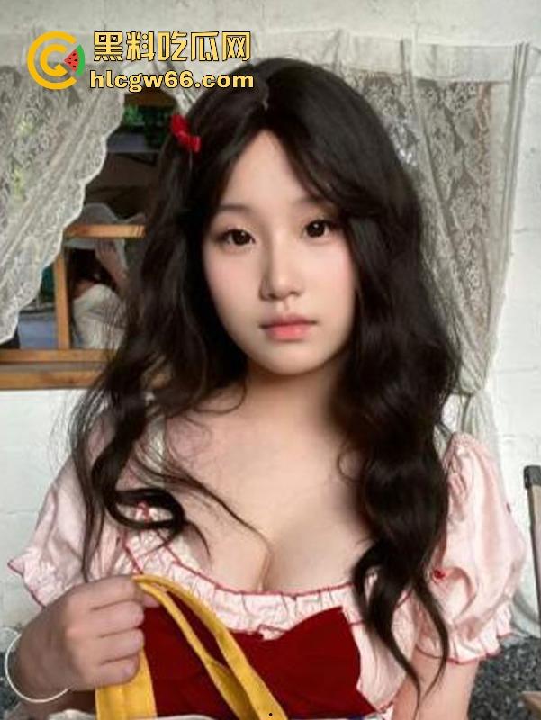 泉州师范学院【李佳宜】巨乳反差眼镜妹 大尺度风骚自慰视频流出 眼镜婊真是骚到没边了!-4