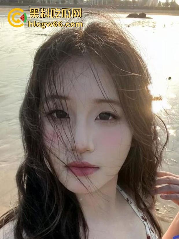 泉州师范学院【李佳宜】巨乳反差眼镜妹 大尺度风骚自慰视频流出 眼镜婊真是骚到没边了!-6