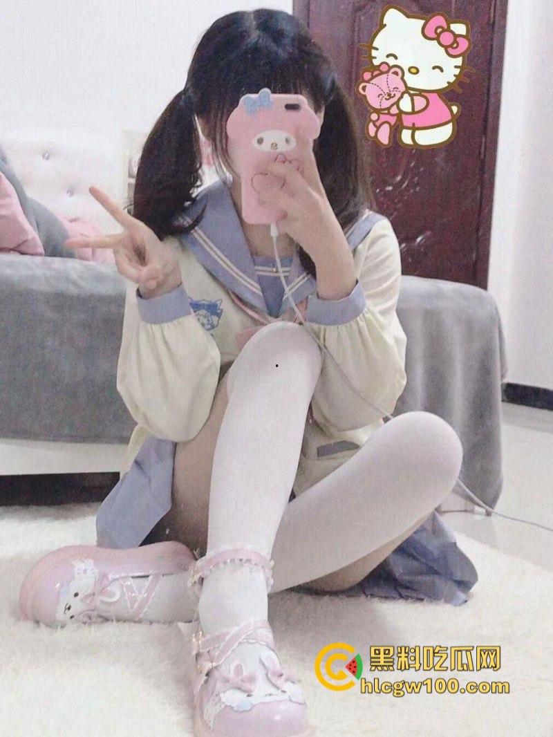 浙江音乐学院双马尾嫩妹【王茉莉】自拍发骚捏奶视频赚钱曝光!清纯颜值极品奶超强反差-1