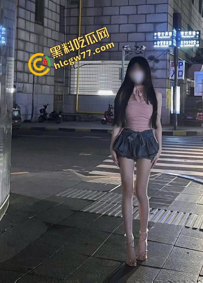 天津淫荡母狗『赵曦』萝莉脸配魔鬼御姐身,嫩洞喷汁奶子弹得能炸眼,操一炮香得鸡巴烧断!-11