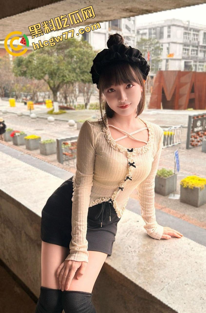 长沙女高『杨娜』白天是人晚上是牲口，被包养后成了舔蛋接精不戴套的高级母狗！-10