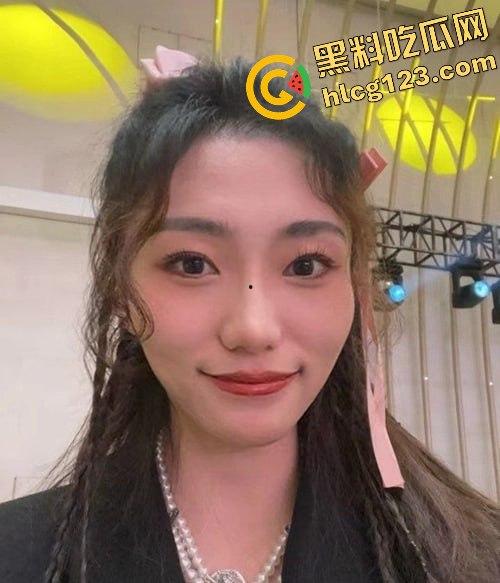 上海外国语大学的丁雪瑛白天是校花,晚上却是金主性奴!反差淫荡视频流出,全程被操到崩溃!-4