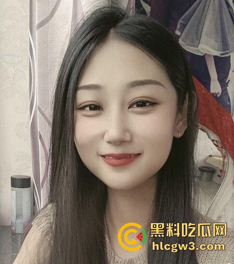 福州骚逼 李梦洁 自慰美照大放送 超大按摩棒狂插粉嫩蜜穴 完美身材性感撩人火辣妖娆-8