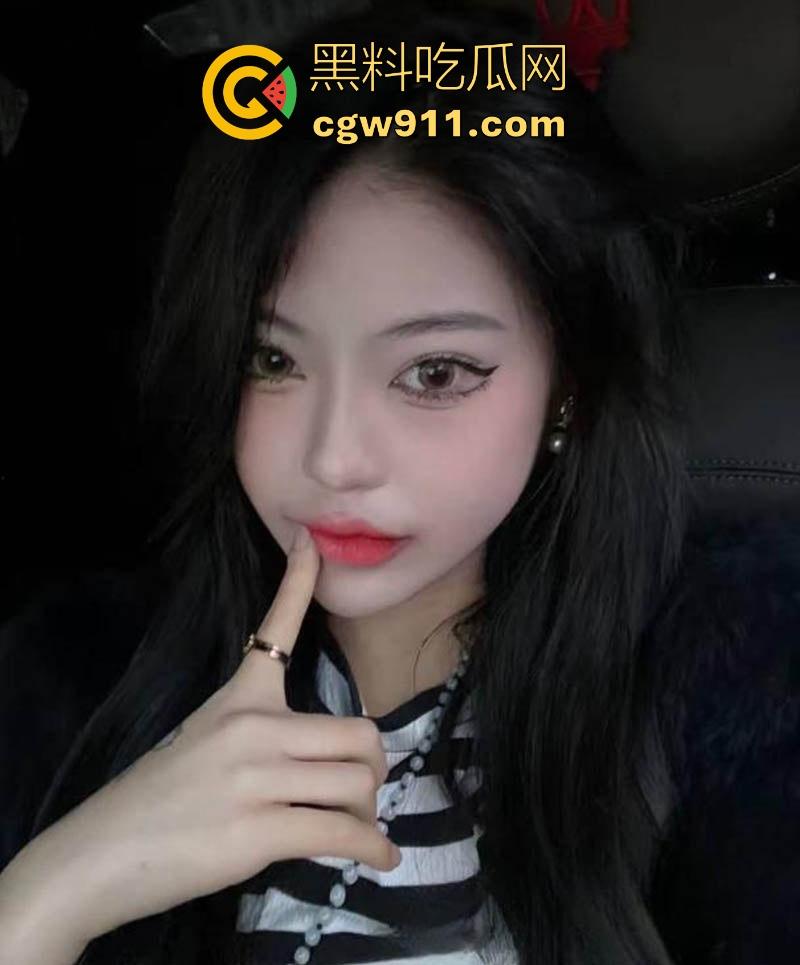 土豪豪掷千金约炮极品花胸美女,御姐气质风情万种,顶级身材诱惑勾魂,深喉吞精彰显母狗本色!-1