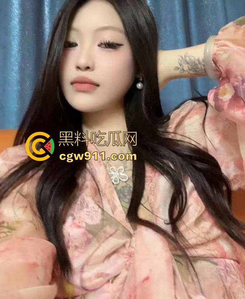 土豪豪掷千金约炮极品花胸美女,御姐气质风情万种,顶级身材诱惑勾魂,深喉吞精彰显母狗本色!-2