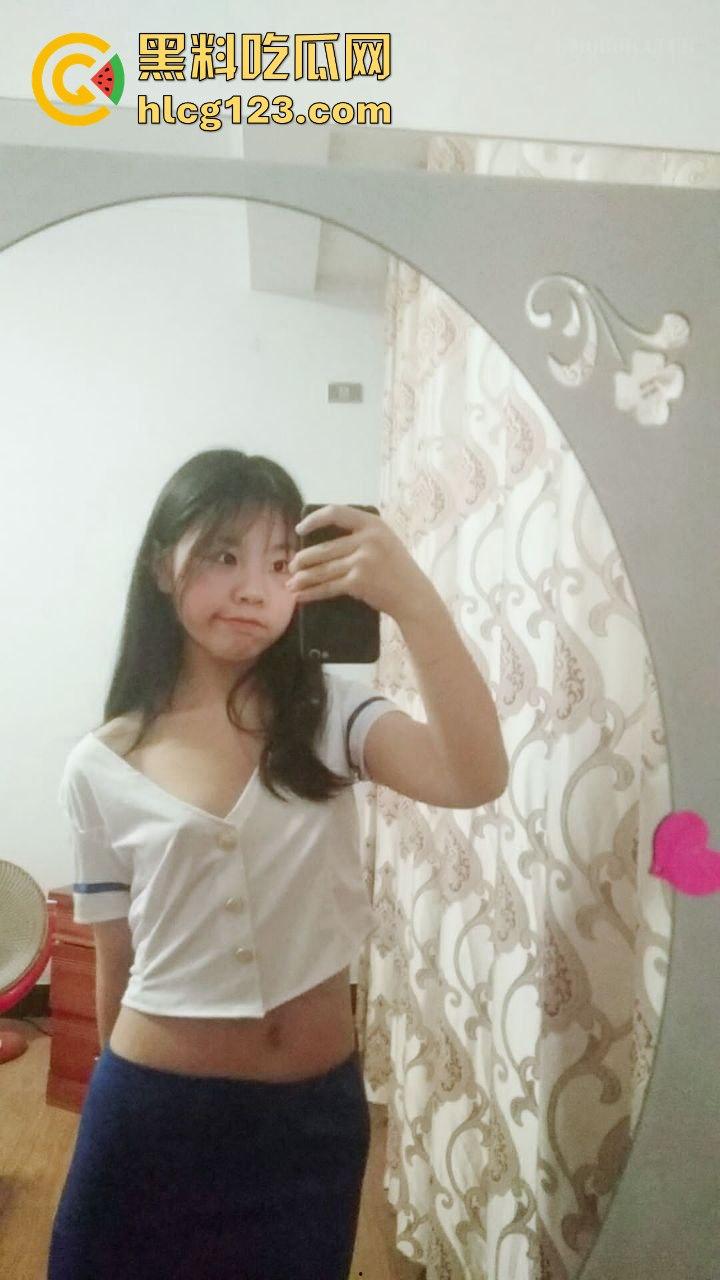 居家制服学生妹自拍大翻车!骚气十足的自慰视频外泄,网友:这小骚穴等不及了吧?-4