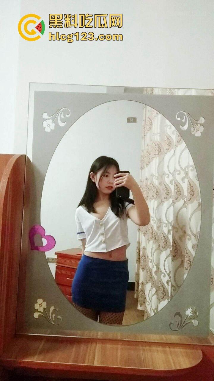 居家制服学生妹自拍大翻车!骚气十足的自慰视频外泄,网友:这小骚穴等不及了吧?-5