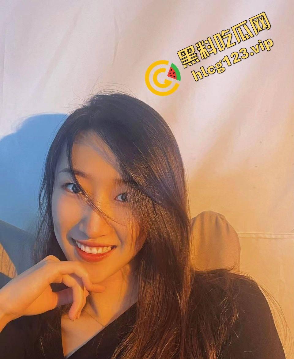 郑州情侣做爱视频意外流出!清纯妹子玩得花样百出,扶镜后入口爆还写字,骚得不要不要的!-7