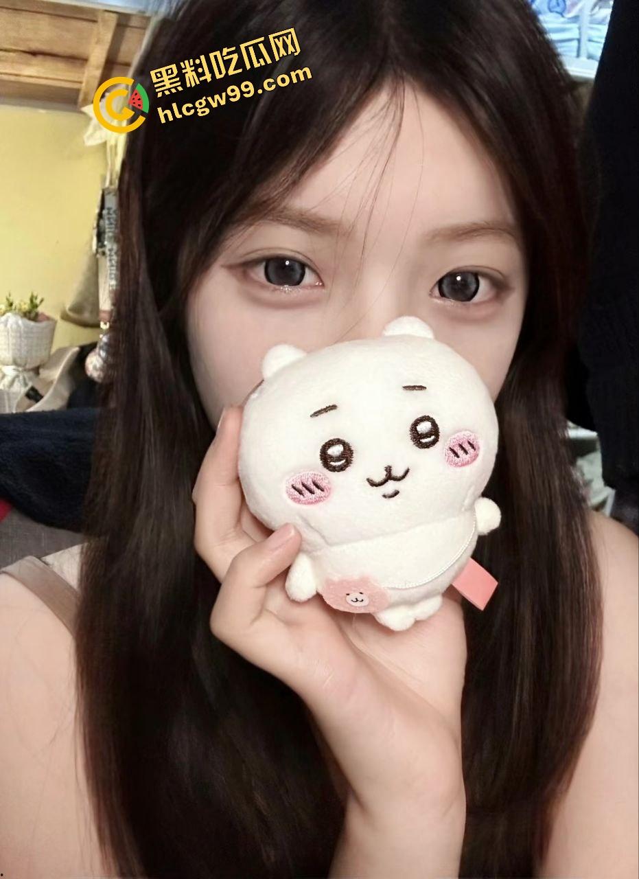 福建艺术职业纯欲反差女友『贾婷』与男友酒店刺激做爱，趴在床上享受被填满骚逼！独家曝光流出！-1