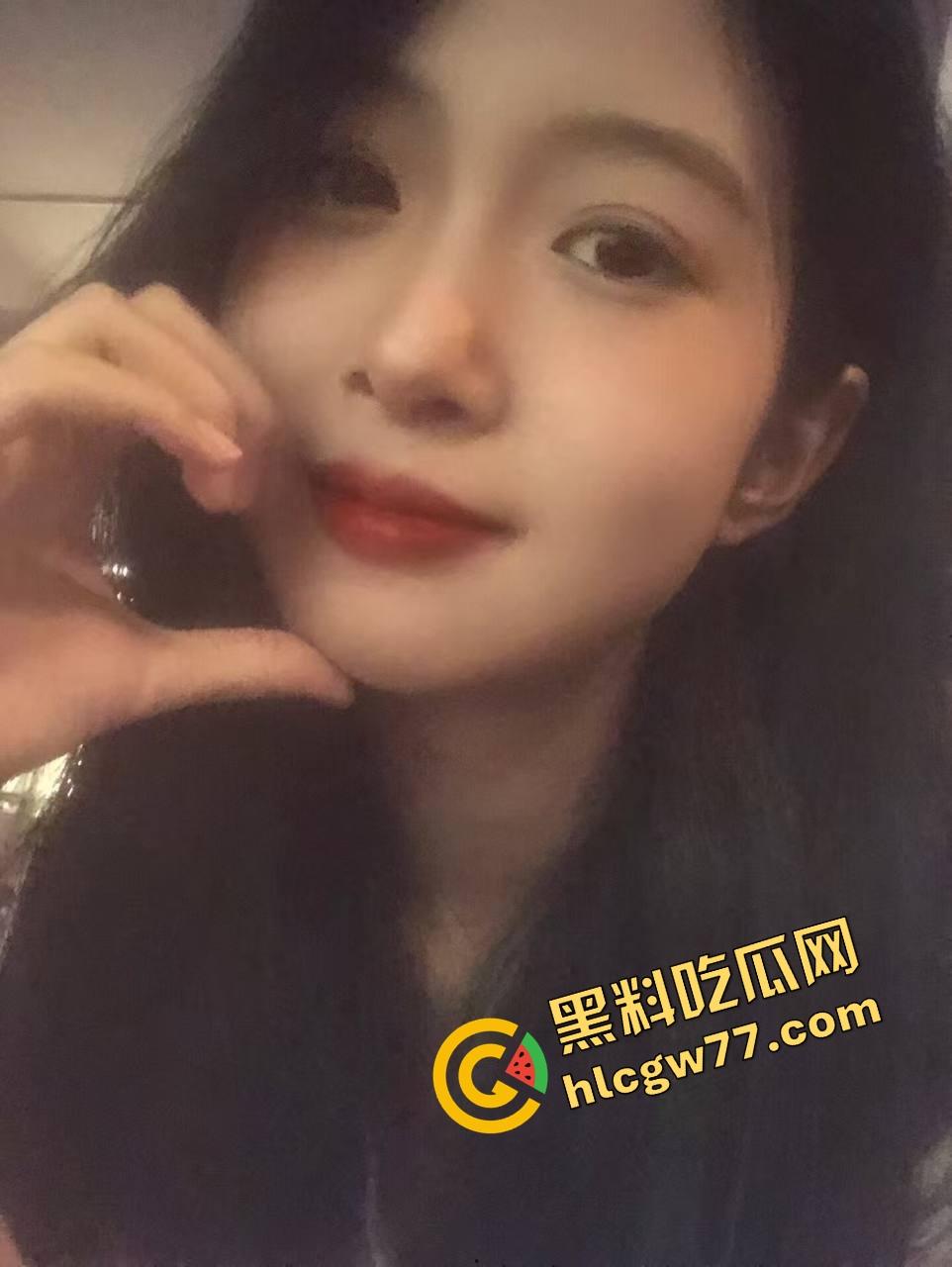 江西南昌瓜友真实投稿,朋友女友的闺蜜天天上我家看电影,我看她脚她让我舔逼,内射口爆全安排!-4