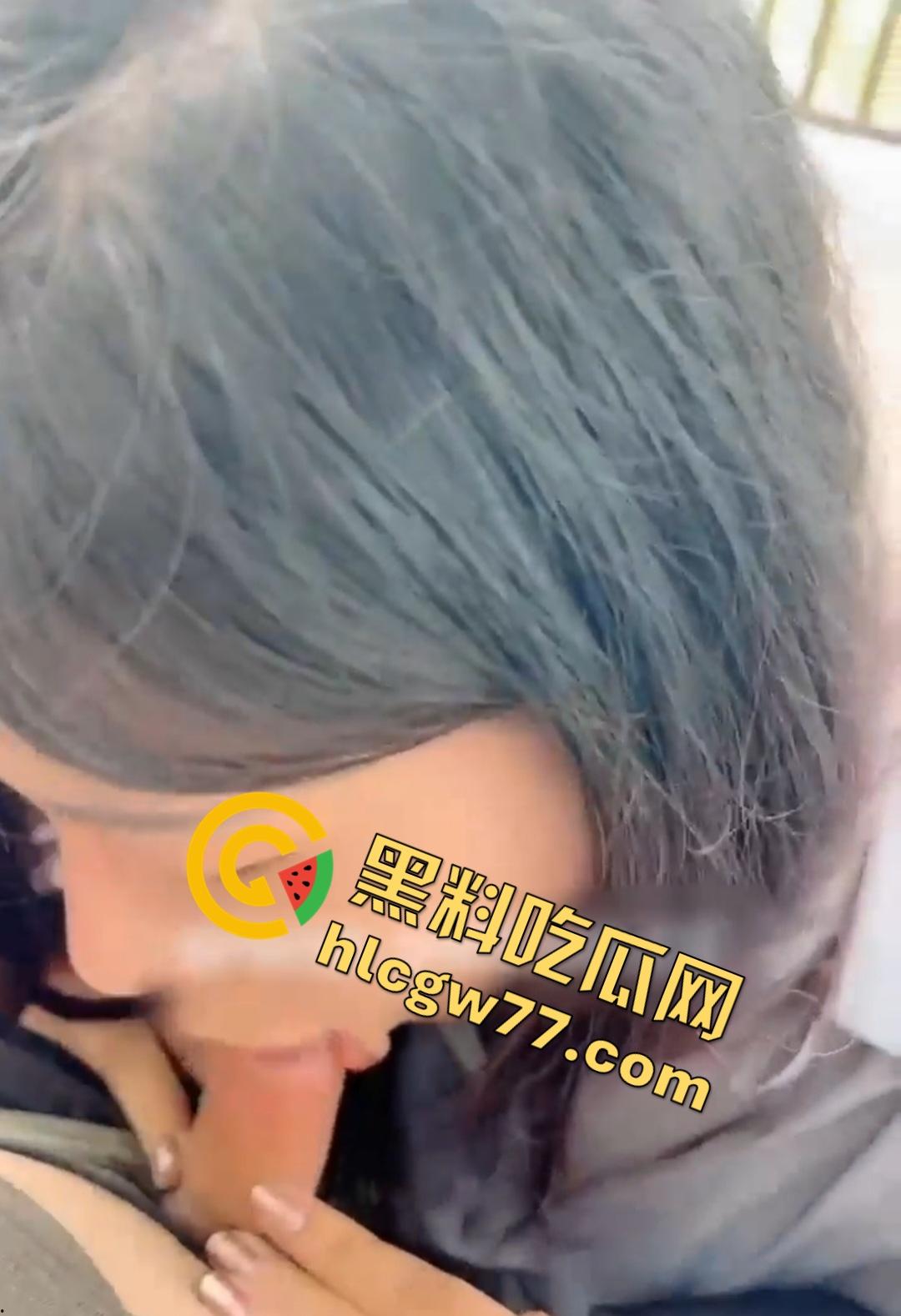 抖音【李雅】公园惊爆黑料!人妻少妇露B野战,口口插插骚叫不停,反差小母狗名号坐实!-3